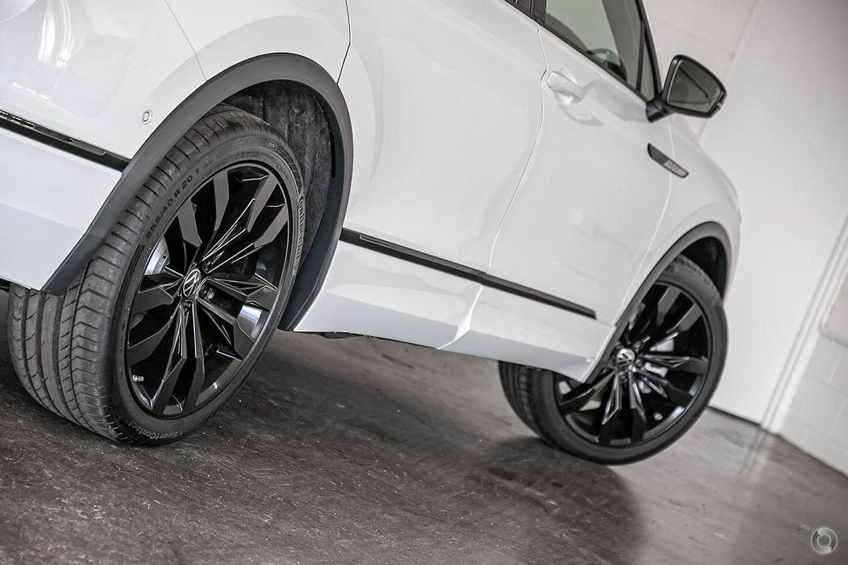 2024 Volkswagen Tiguan Wolfsburg Edition Allspace 5N
