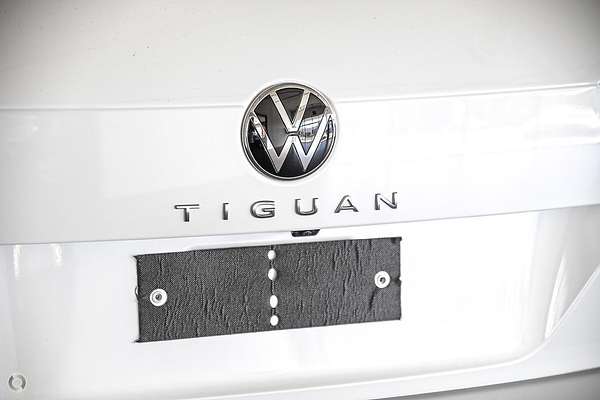 2024 Volkswagen Tiguan Wolfsburg Edition Allspace 5N