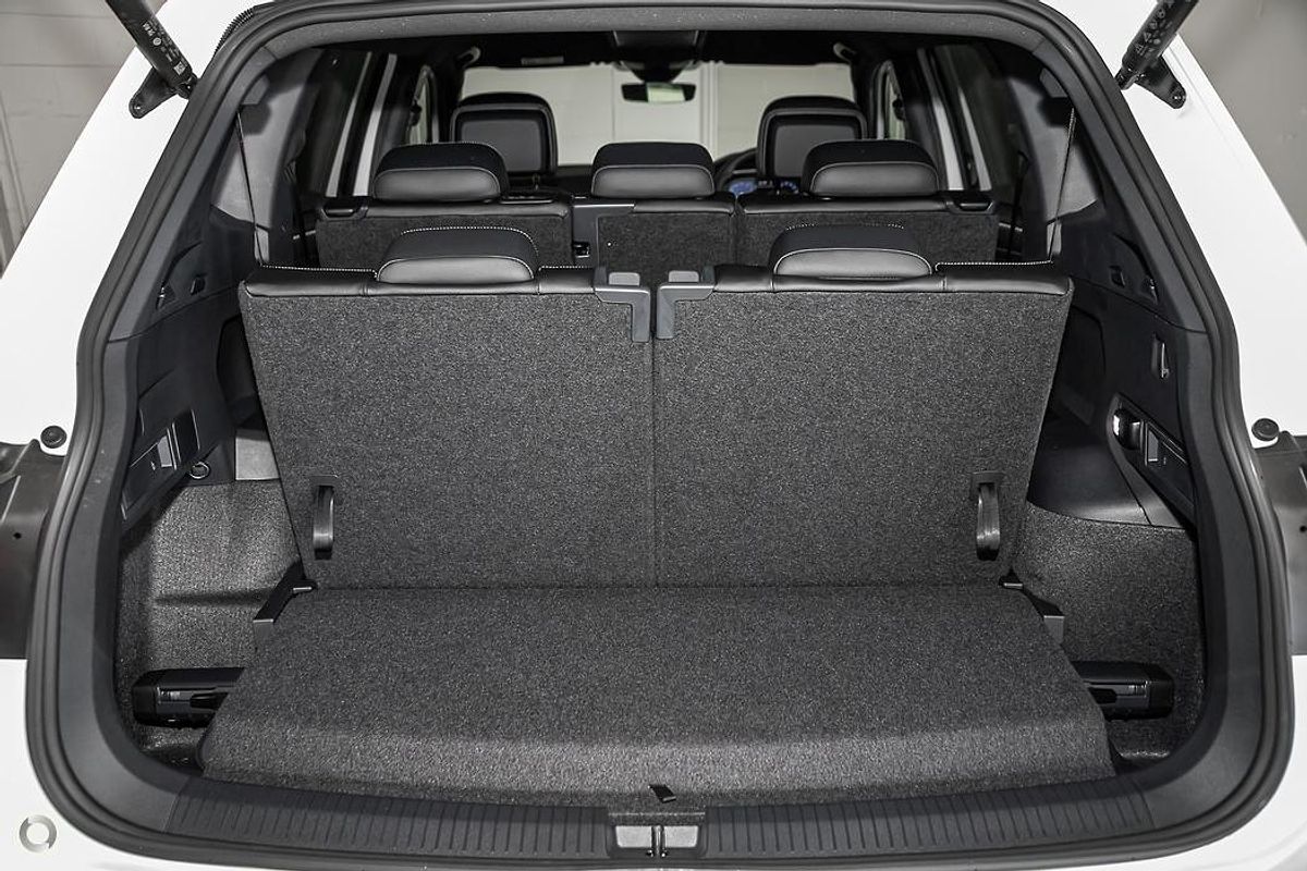 2024 Volkswagen Tiguan Wolfsburg Edition Allspace 5N