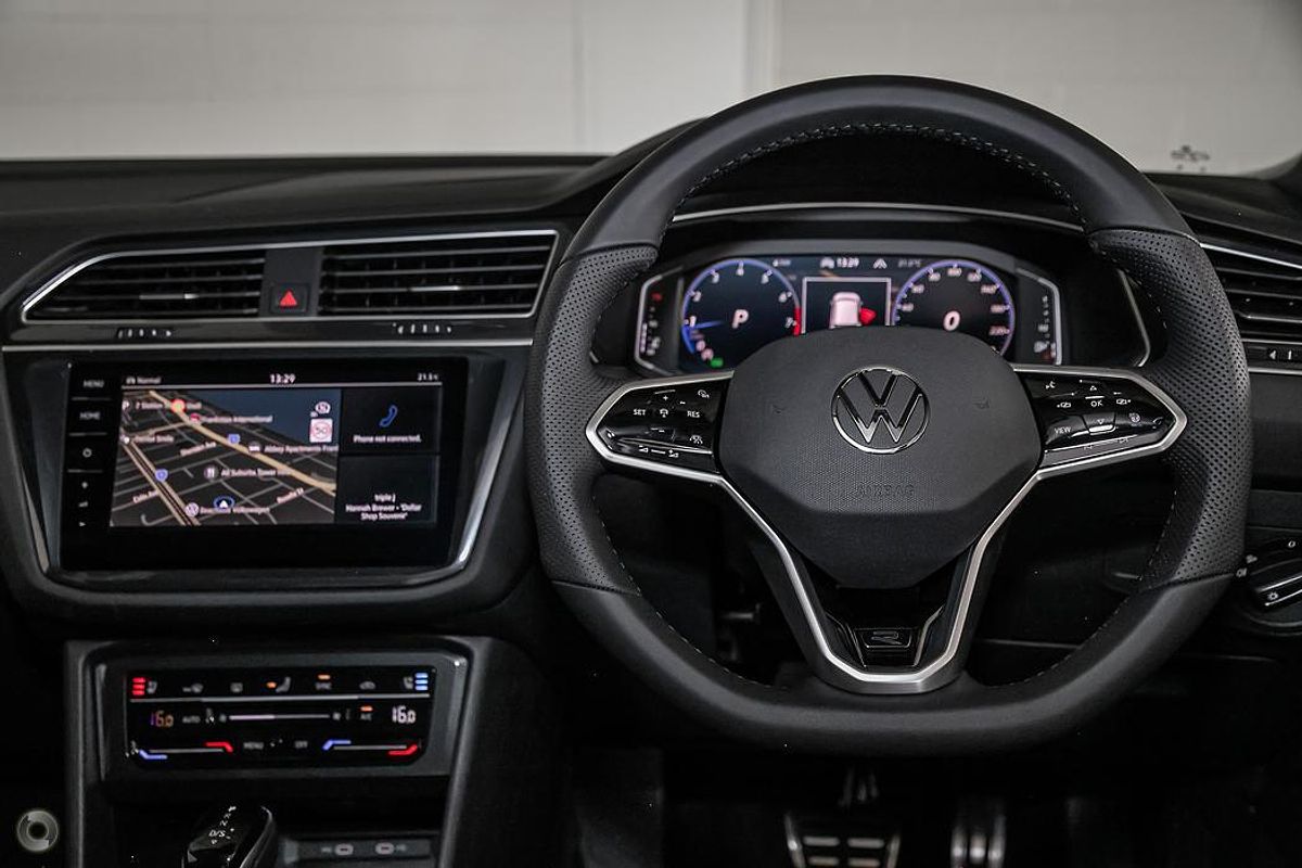 2024 Volkswagen Tiguan Wolfsburg Edition Allspace 5N