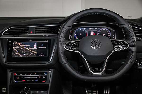 2024 Volkswagen Tiguan Wolfsburg Edition Allspace 5N