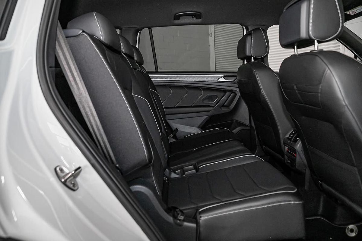 2024 Volkswagen Tiguan Wolfsburg Edition Allspace 5N