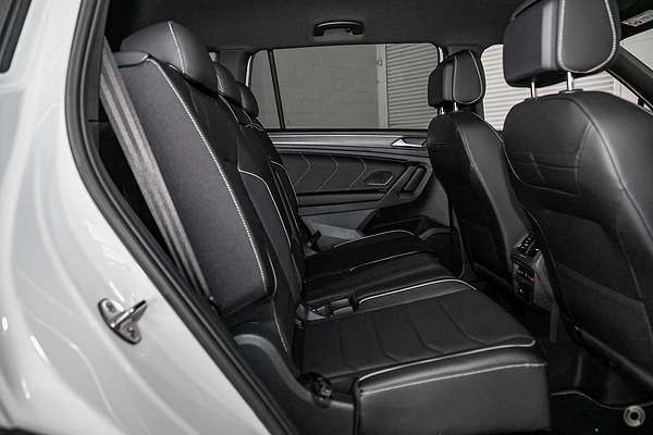 2024 Volkswagen Tiguan Wolfsburg Edition Allspace 5N