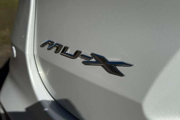 2025 Isuzu MU-X LS-T