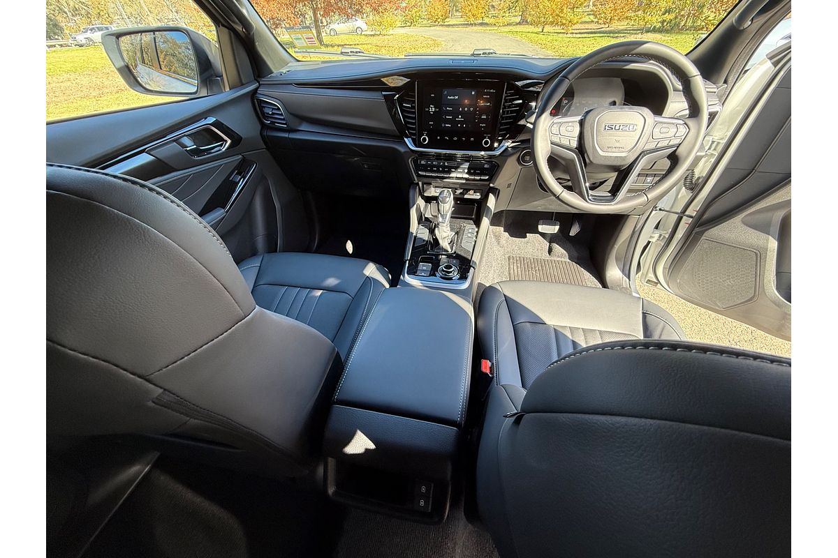 2025 Isuzu MU-X LS-T