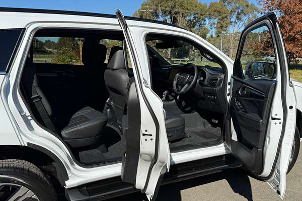 2025 Isuzu MU-X LS-T