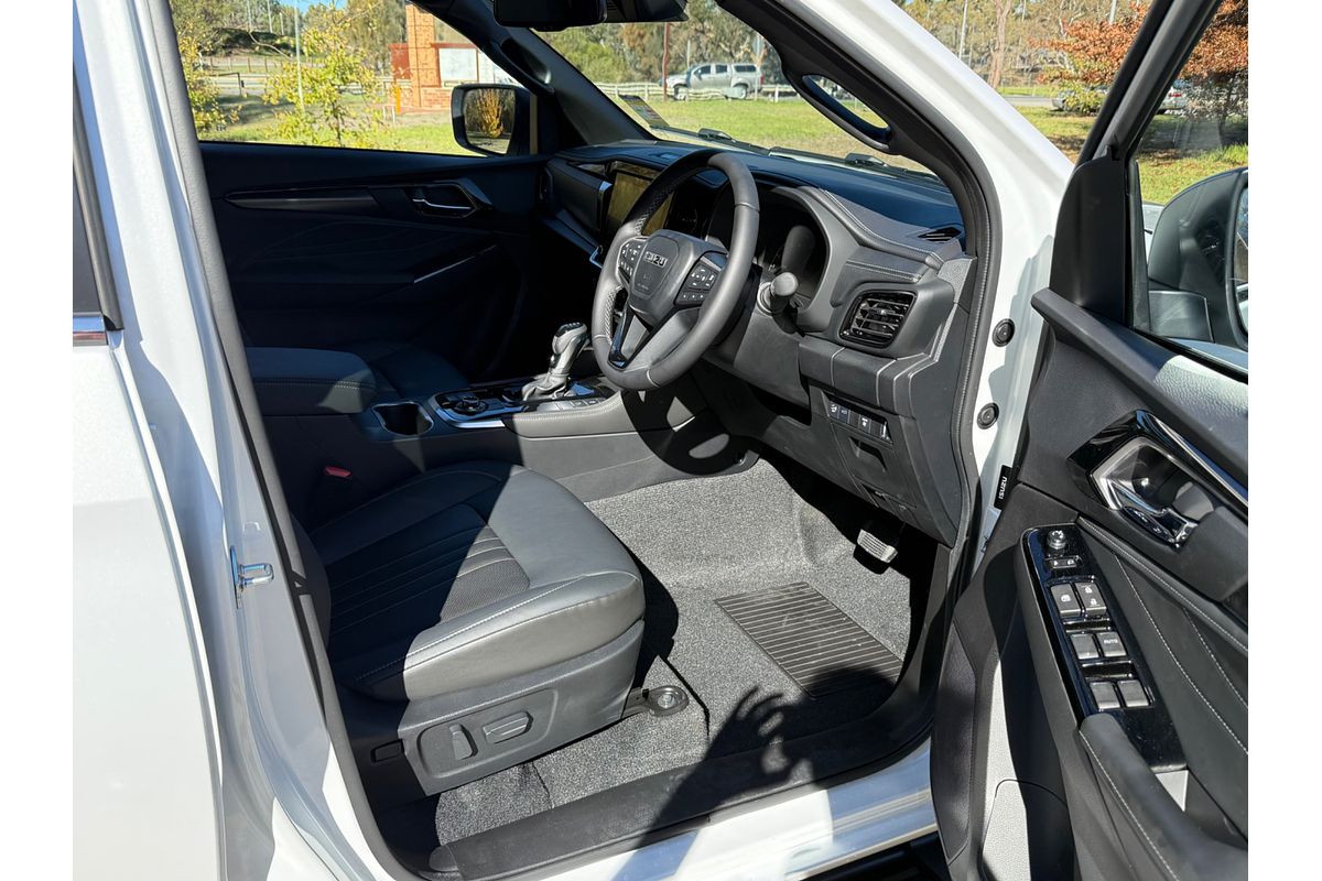 2025 Isuzu MU-X LS-T