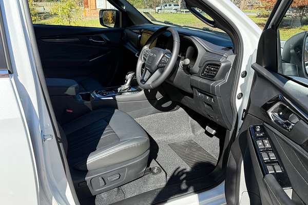 2025 Isuzu MU-X LS-T