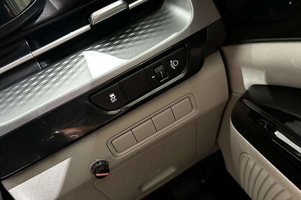 2023 Kia Carnival Si KA4