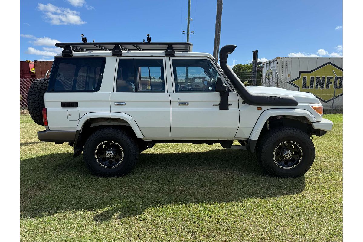 2017 Toyota Landcruiser GXL VDJ76R
