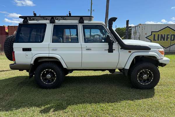 2017 Toyota Landcruiser GXL VDJ76R