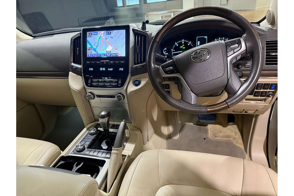 2020 Toyota Landcruiser Sahara VDJ200R