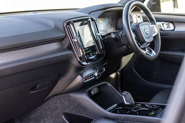 2021 Volvo XC40 T5 R-Design