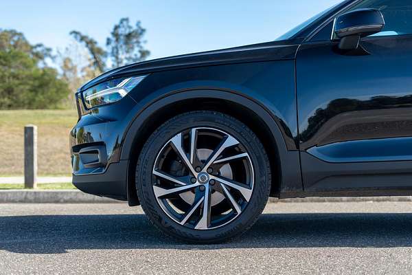 2021 Volvo XC40 T5 R-Design