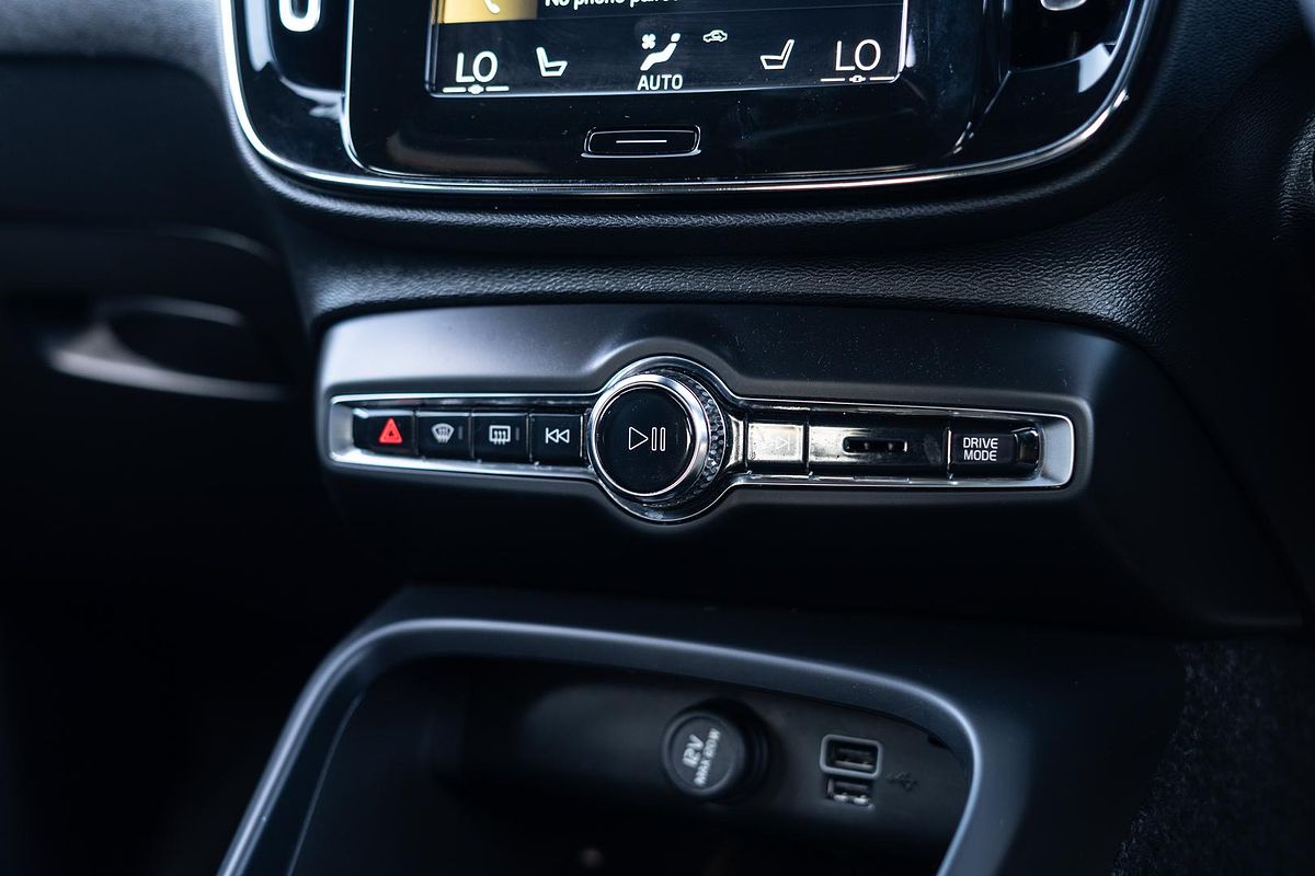 2021 Volvo XC40 T5 R-Design