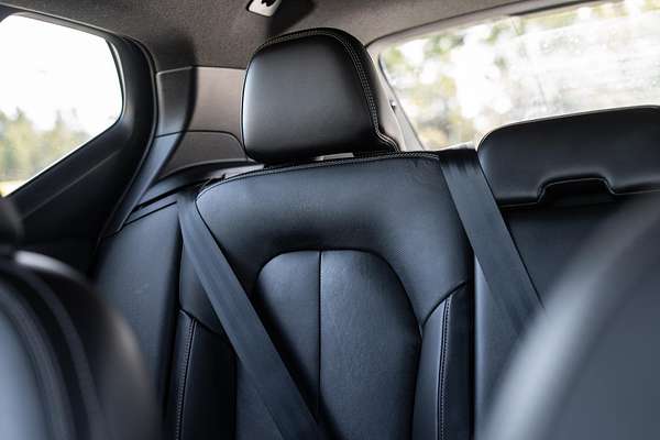 2021 Volvo XC40 T5 R-Design