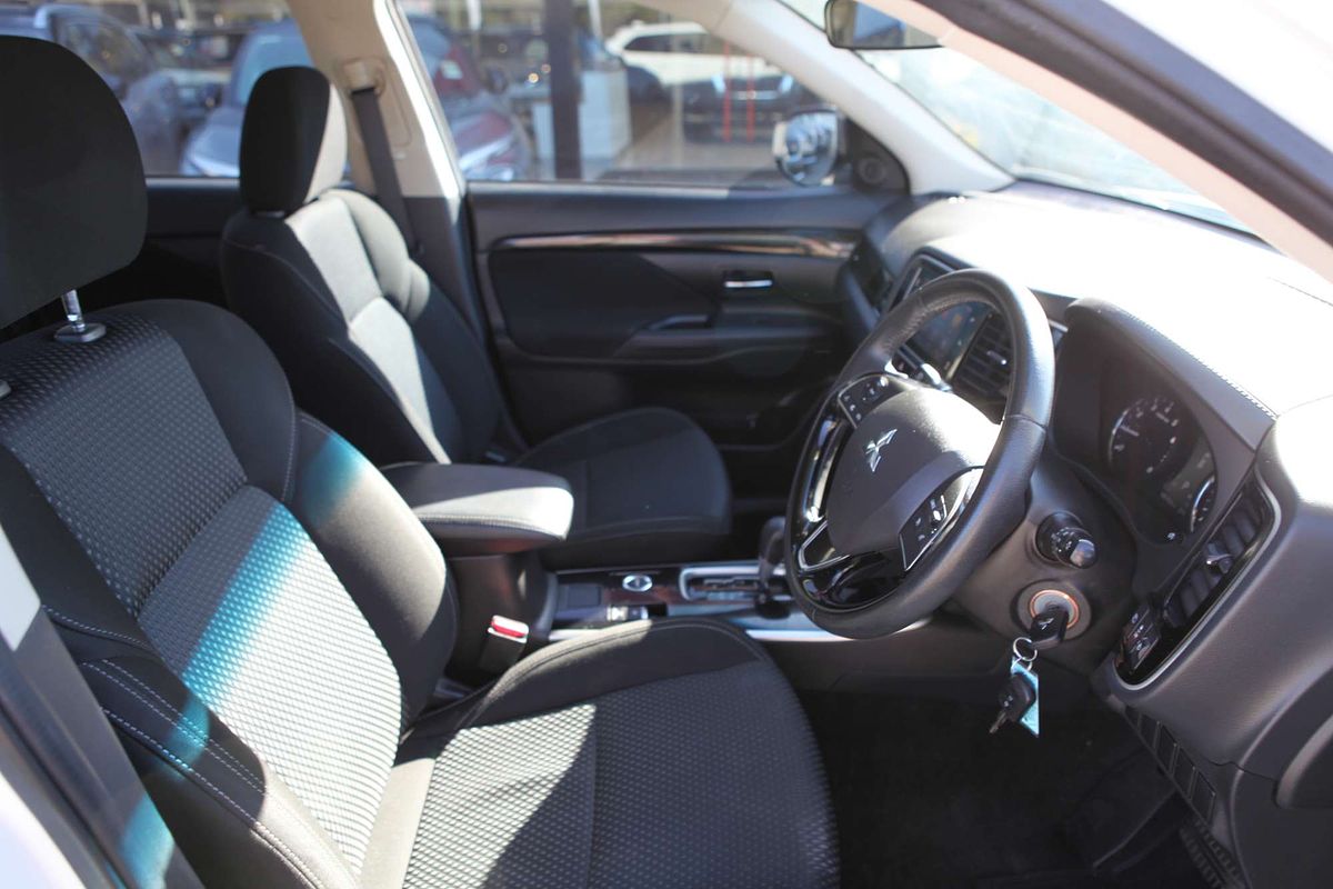 2018 Mitsubishi Outlander ES ZL