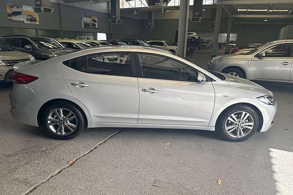 2017 Hyundai Elantra Active AD