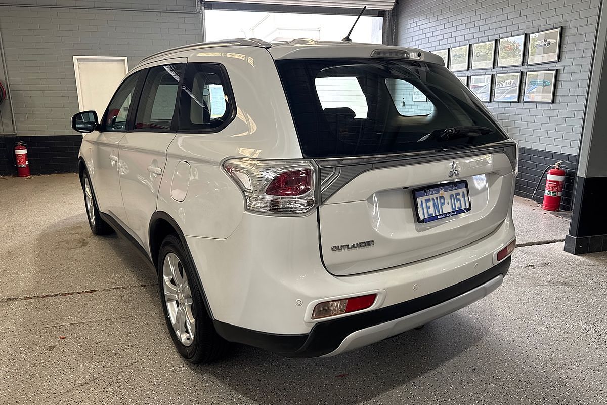 2014 Mitsubishi Outlander ES ZJ
