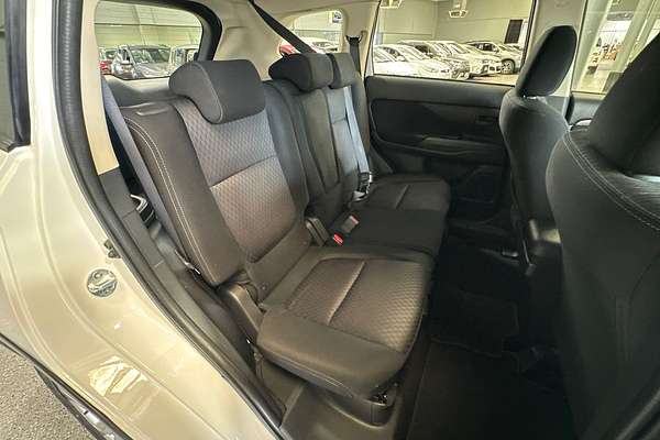 2014 Mitsubishi Outlander ES ZJ