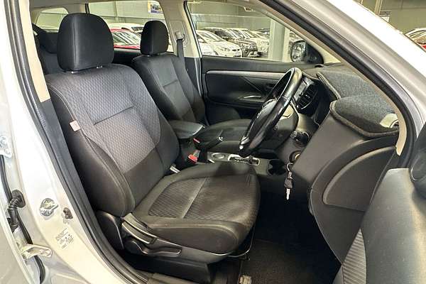 2014 Mitsubishi Outlander ES ZJ