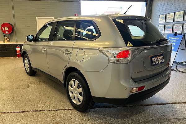 2013 Mitsubishi Outlander ES ZJ