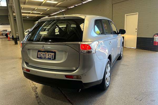 2013 Mitsubishi Outlander ES ZJ