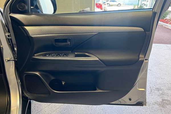 2013 Mitsubishi Outlander ES ZJ