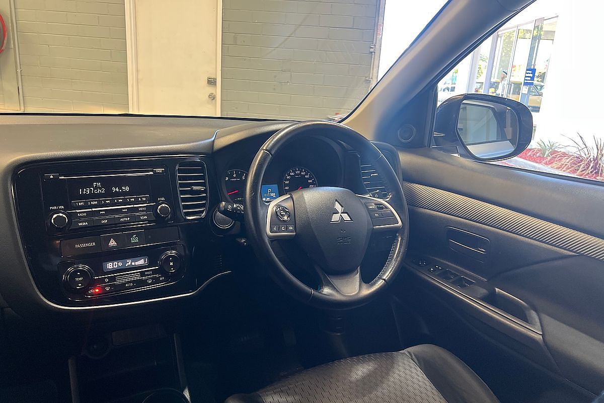 2013 Mitsubishi Outlander ES ZJ