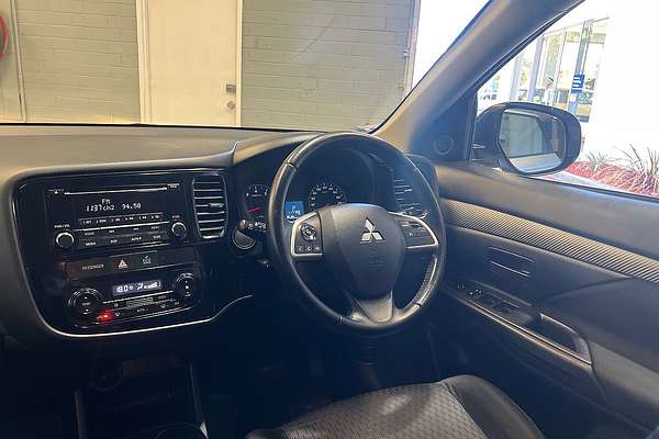 2013 Mitsubishi Outlander ES ZJ