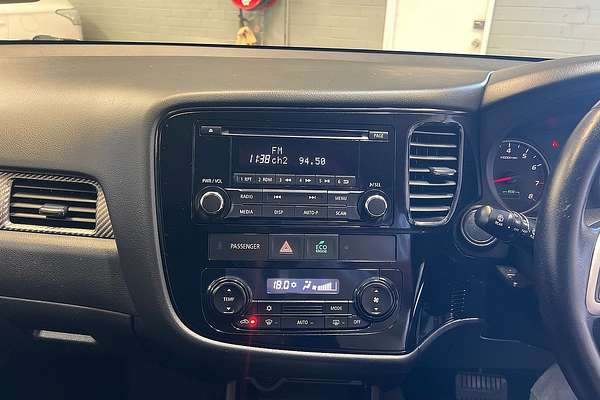 2013 Mitsubishi Outlander ES ZJ