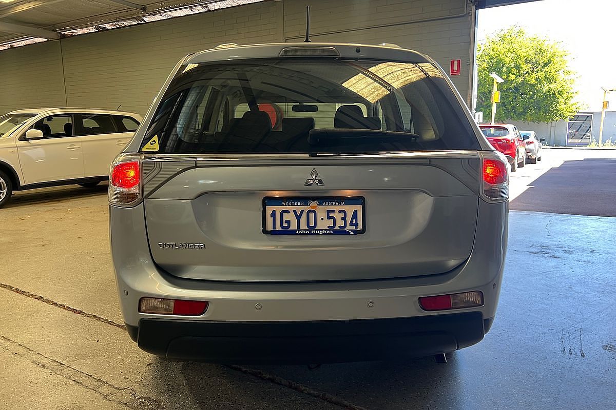 2013 Mitsubishi Outlander ES ZJ