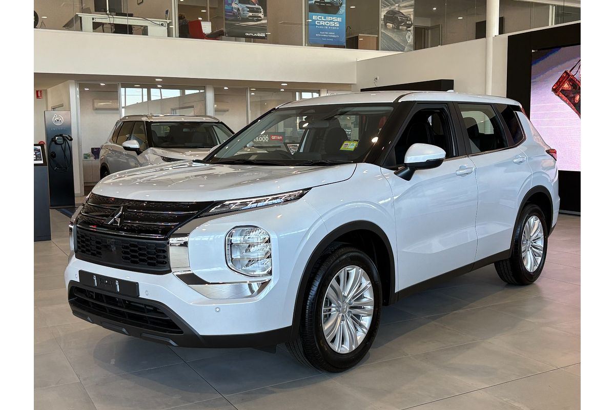 2024 Mitsubishi Outlander ES ZM