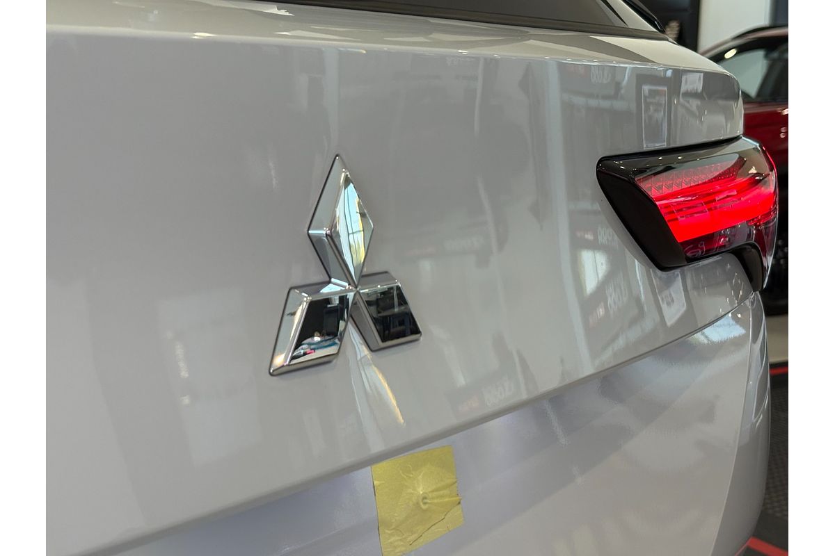 2024 Mitsubishi Outlander ES ZM