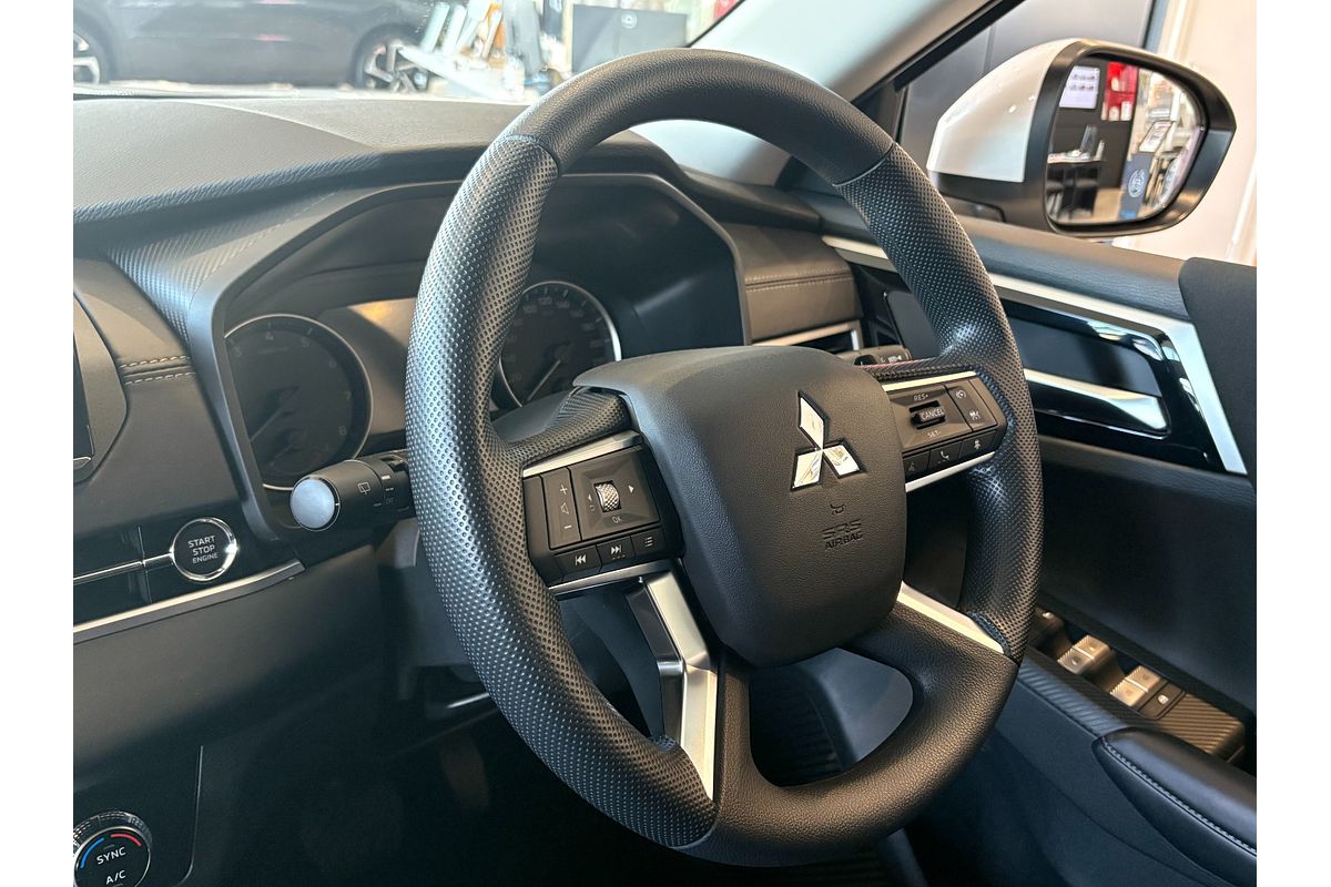 2024 Mitsubishi Outlander ES ZM
