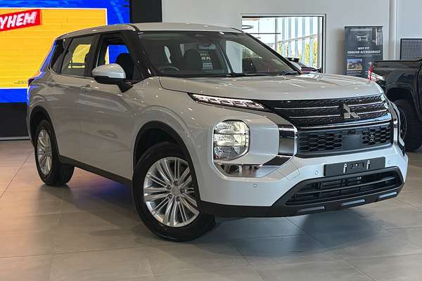 2024 Mitsubishi Outlander ES ZM