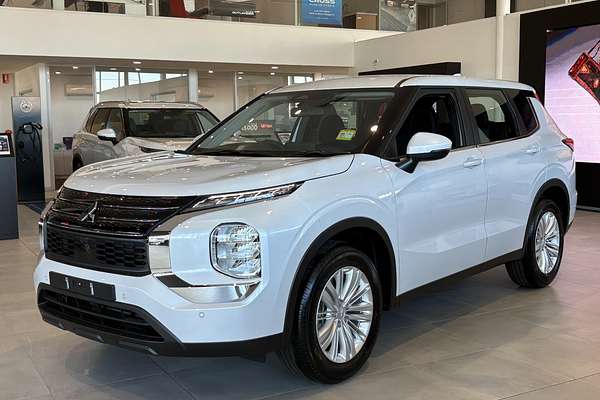 2024 Mitsubishi Outlander ES ZM