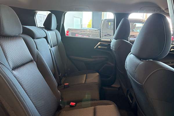 2024 Mitsubishi Outlander ES ZM