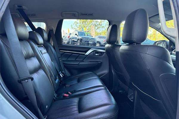 2019 Mitsubishi Pajero Sport Black Edition QE