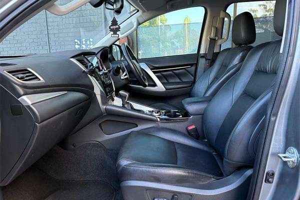 2019 Mitsubishi Pajero Sport Black Edition QE