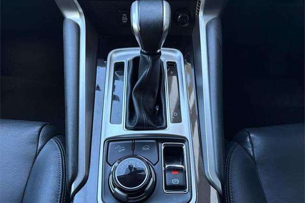 2019 Mitsubishi Pajero Sport Black Edition QE