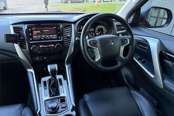 2019 Mitsubishi Pajero Sport Black Edition QE