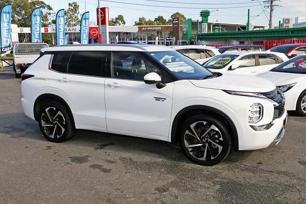 2022 Mitsubishi Outlander PHEV Exceed ZM