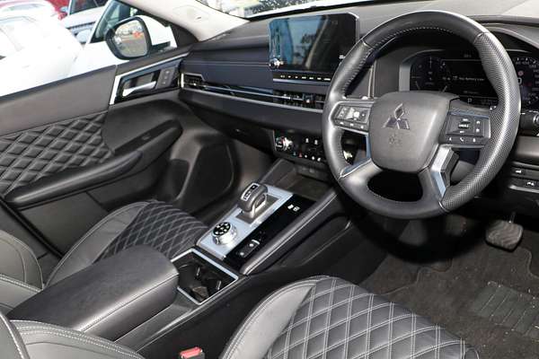 2022 Mitsubishi Outlander PHEV Exceed ZM