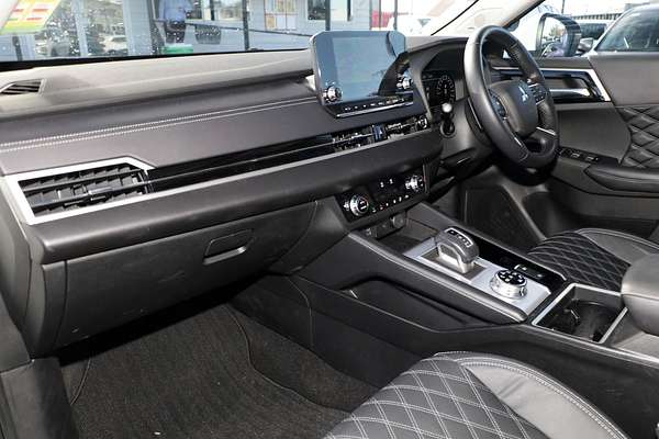 2022 Mitsubishi Outlander PHEV Exceed ZM