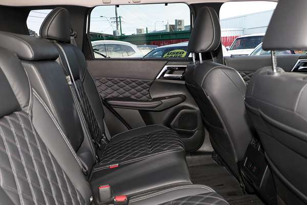2022 Mitsubishi Outlander PHEV Exceed ZM
