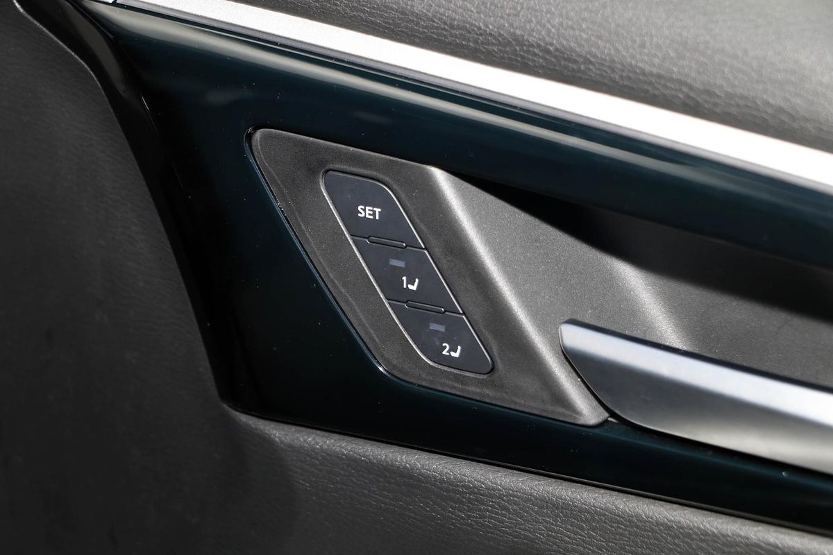 2022 Mitsubishi Outlander PHEV Exceed ZM