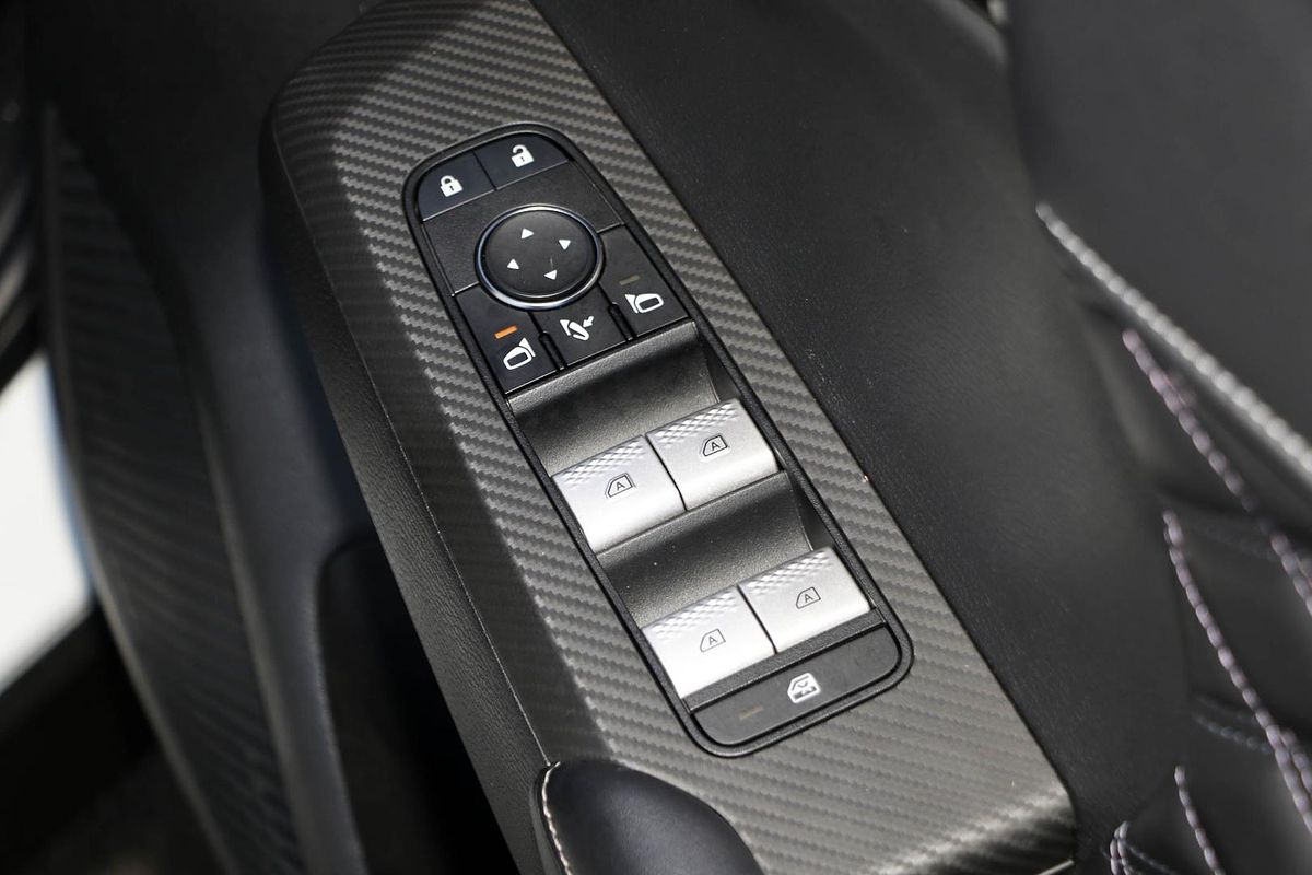 2022 Mitsubishi Outlander PHEV Exceed ZM