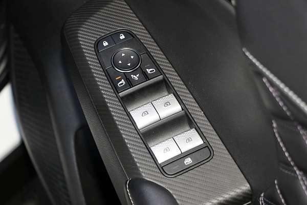 2022 Mitsubishi Outlander PHEV Exceed ZM