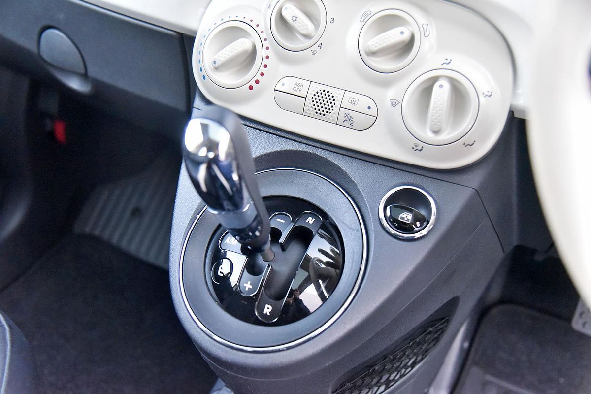 2018 Fiat 500 Lounge Series 4
